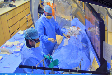 The Bicêtre Team led by Prof. Laurent SPELLE treated a “T” carotid aneurysm